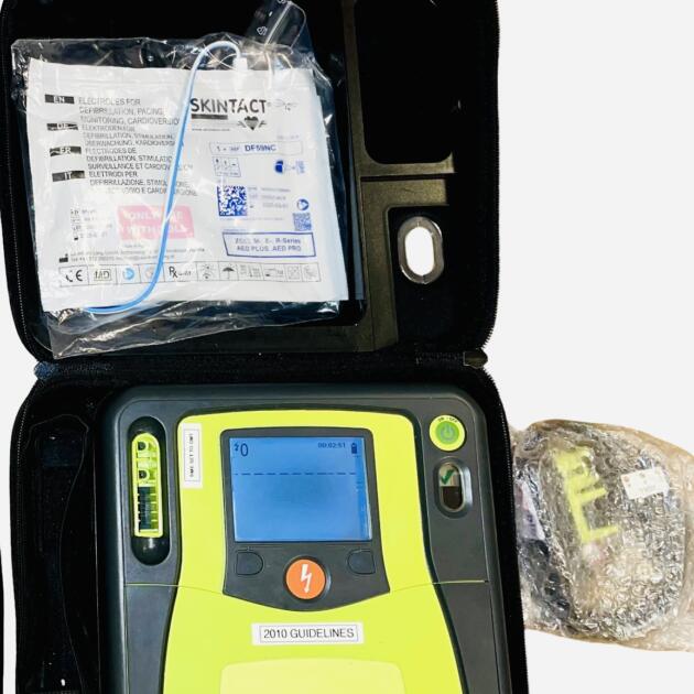 Zoll AED Pro AED